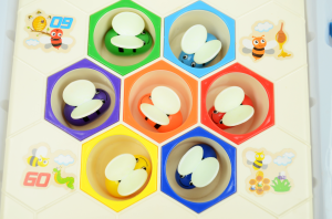 pszczółki w ulu.png